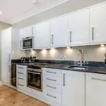 Chic 1 Bdr Apartment In Mayfair