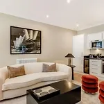 Chic 1 Bdr Apartment In Mayfair