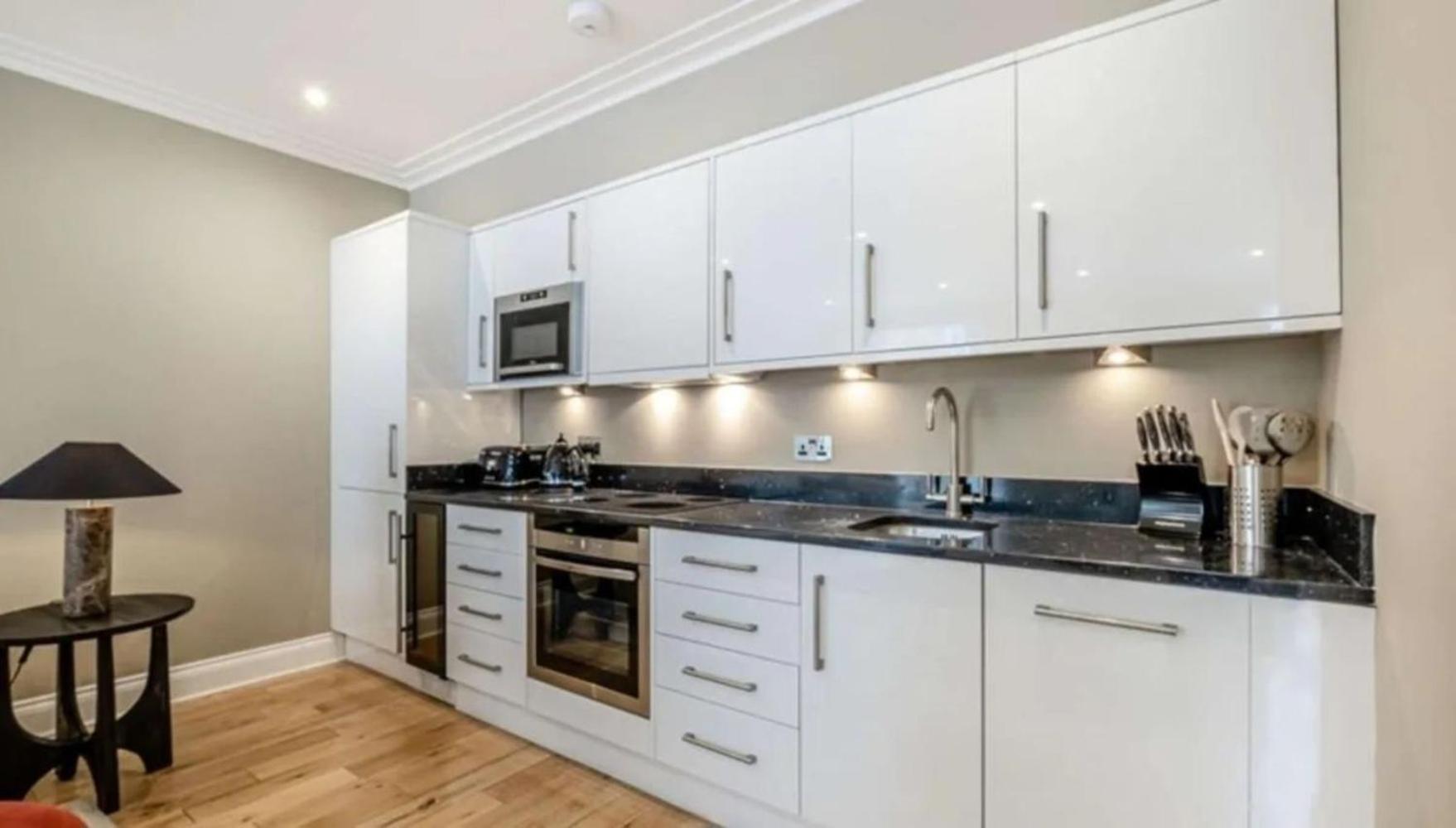 Chic 1 Bdr In Mayfair London