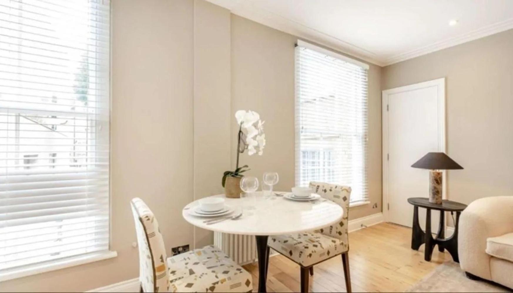 Chic 1 Bdr In Mayfair Apartment London