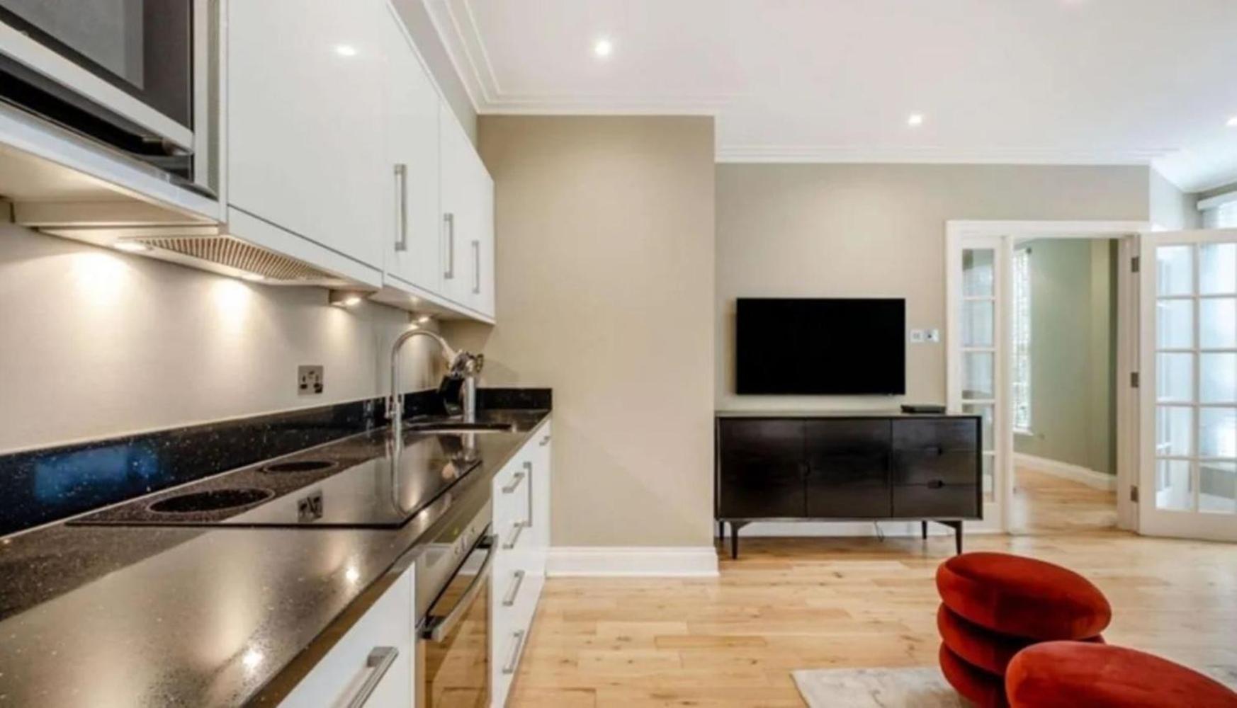 Chic 1 Bdr In Mayfair * London